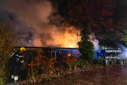 02 december 2021 nieuwsfoto woonboot 01