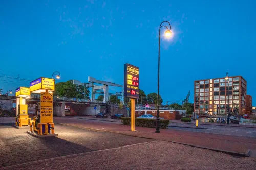 benzine station gonnetjpg