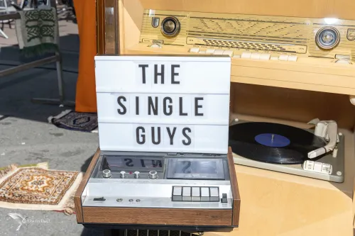 bord the single guys