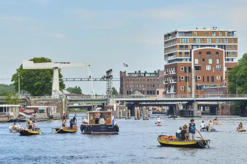 centrum spaarne boot boten sup suppen scouting woonboot ark prinsenbrug spaarnespoorbrug 0