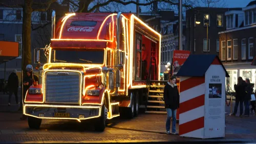 cola santa truck 09