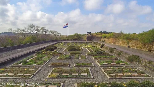 erebegraafplaats 1 915x518 1