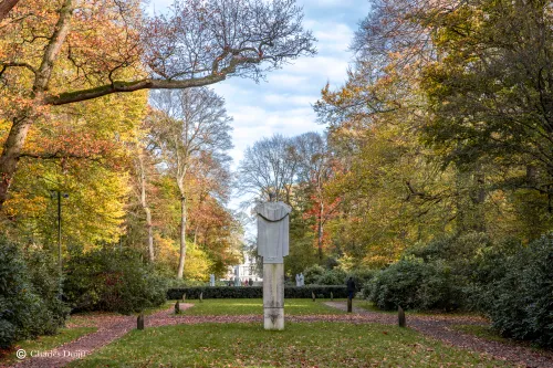 hildebrandtmonument from behind