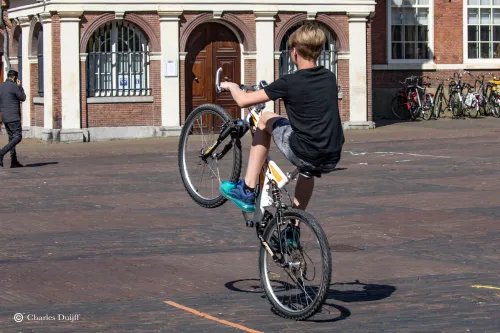 jongen fiets