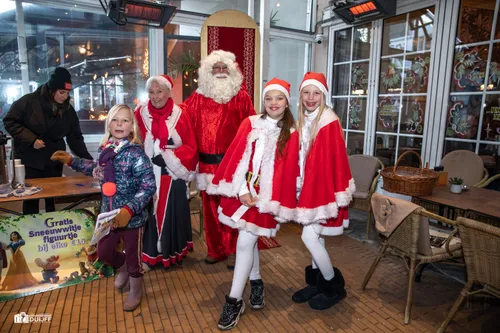 kerstman en vrouw