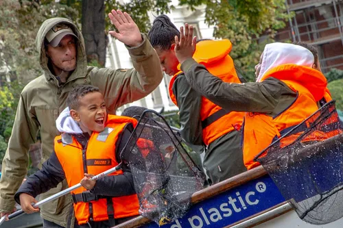 plastic whale battle 4