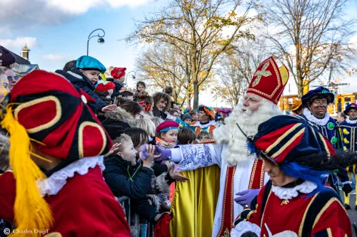 sint aank handjes schudden