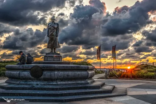 standbeeld zonsondergang