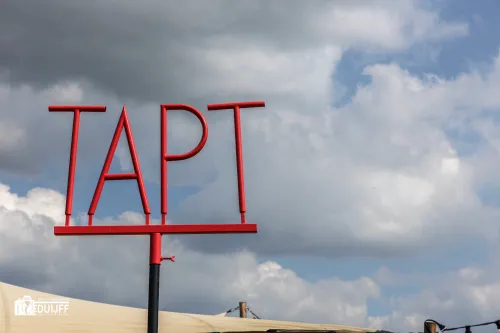 tapt metalen letters