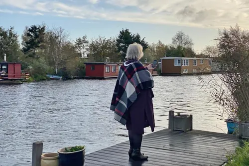 foto burgemeester wacht op sinterklaas