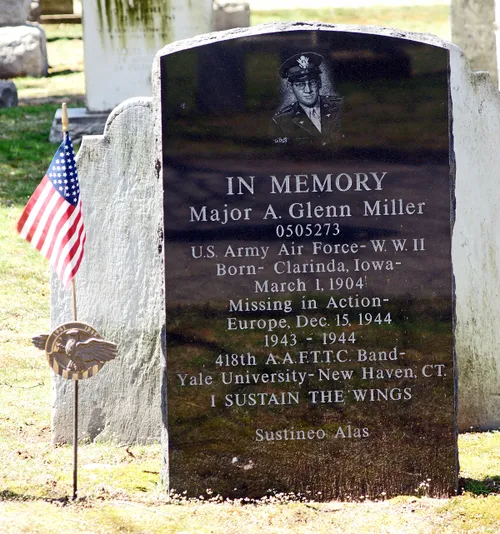 glennmillermonumentgrovestcemeterynewhavenct04152008