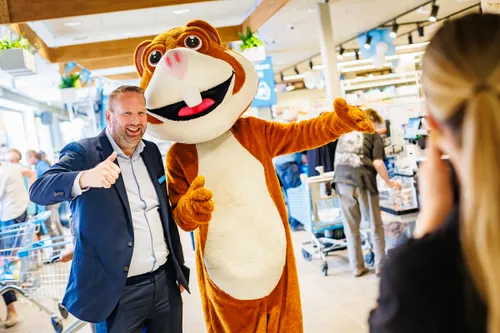 supermarktmanagermarkvanherwijnenalbertheijnmuiderboshoofddorp13juni2023foto albertheijnmartinhols