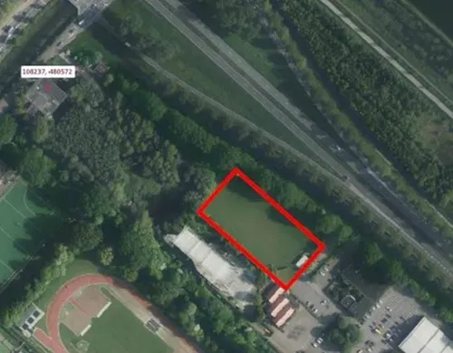 het zoekgebied achter Hoofdweg 562 in Hoofddorp