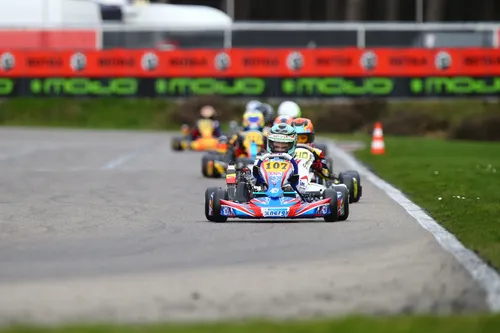 mitchell van dijk aan de leidingft7q6593