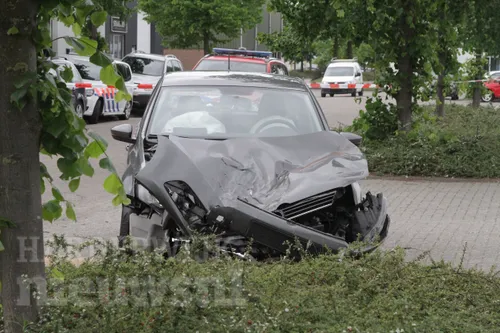 vrachtwagen reaumurstraat bedrijfspand auto onwel w 112persfotografie 1