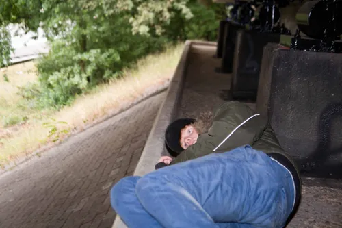 zwerfjongere onder viaduct harderwijk