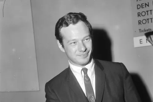 aankomst brian epstein manager beatles op schiphol grand gala du disque 1965 bestanddeelnr 918 2516 scaled