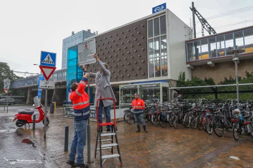 bord plaatsen met station