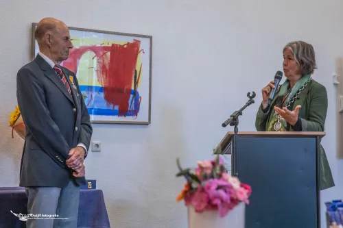 gedecoreerde en burgemeester nienhuis