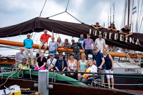 groepsfoto op boot