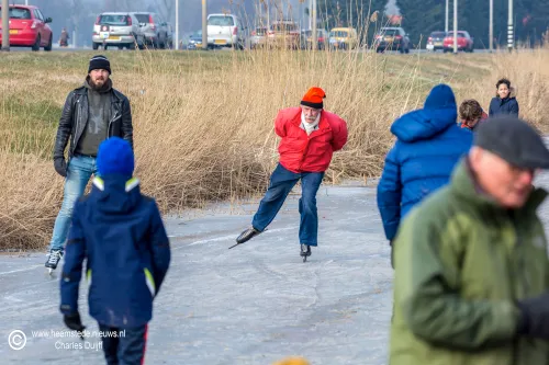 heer in rode kleding