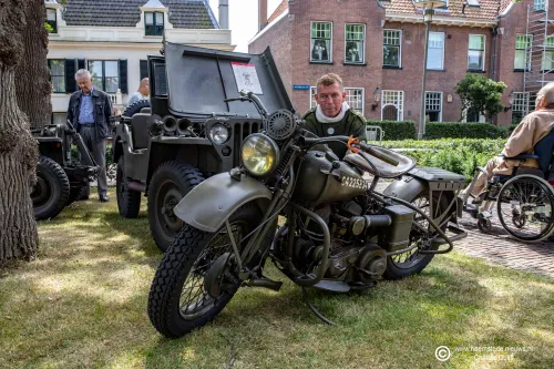 man bij motor