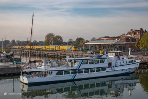 ns st enkhuizen en boot