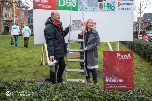pvda met poster
