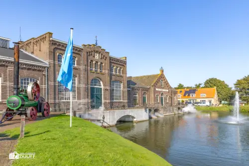 museum zijkant