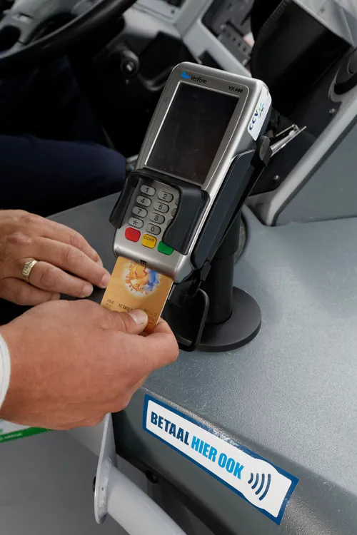 foto persbericht lijn 44 en 350 cashloos