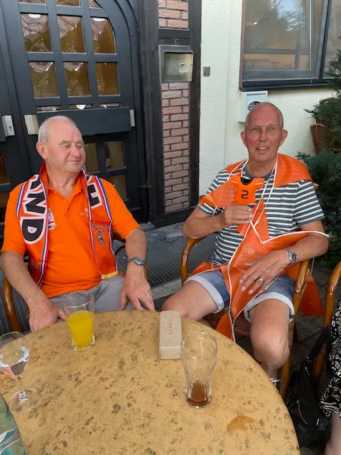 06 oranje fan toon van bladel en piet kievits