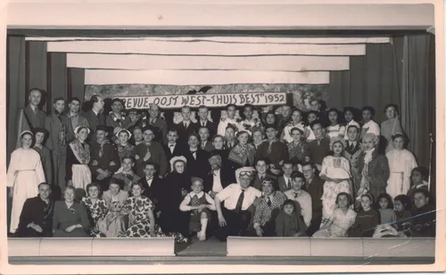 1073 revue 1952 toneel