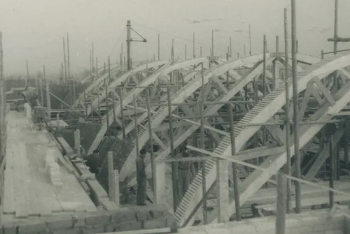 1272 bouw kerk foto 02