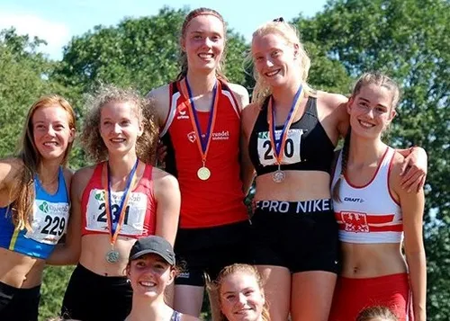 190825keistadmeerkamp fleurvanderlindmeisjes a foto hans bulthuis 69548400 2367372963510222 5646299131287699456 oc