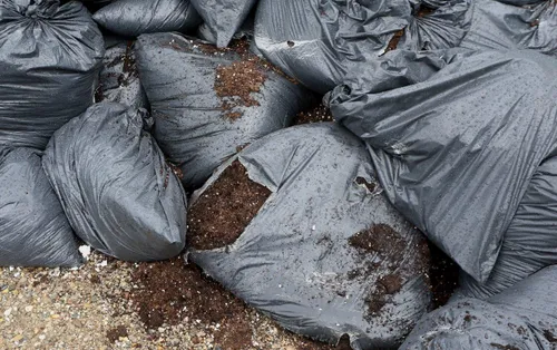 dumping vuilniszakken potgrond den bosch 1