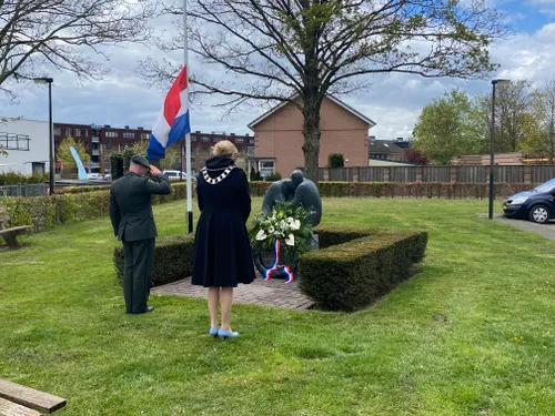 foto 1 monument aan de sint catharinastraat vlijmen