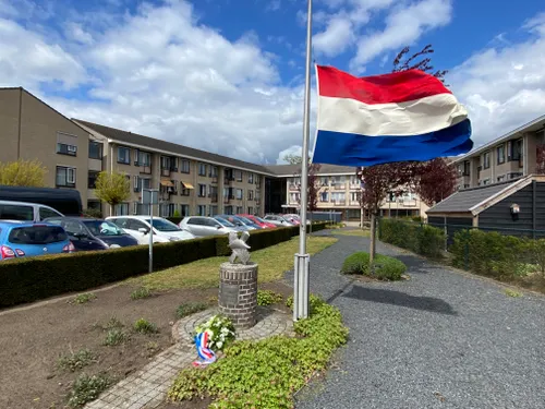 foto 3 monument aan kees klerxstraat vlijmen