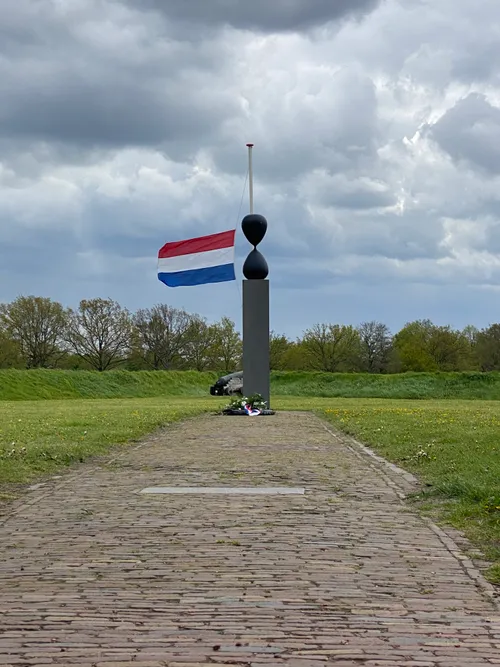foto 4 herdenkingsteken op het zuider bolwerk