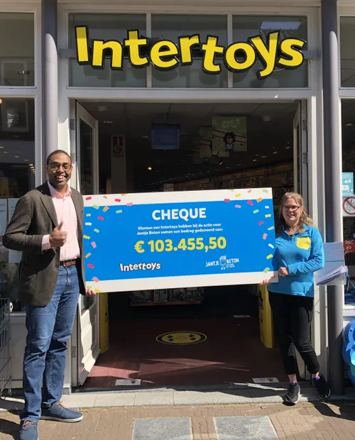 foto persbericht cheque uitreiking