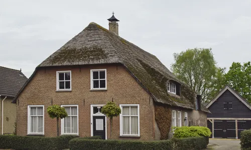 De monumentale boerderij uit 1875 , Grotestraat 12, Drunen