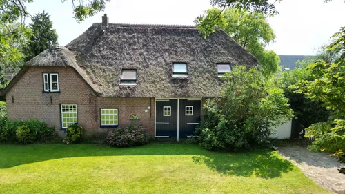 Aanzicht
van de boerderij vanaf de Herptseweg