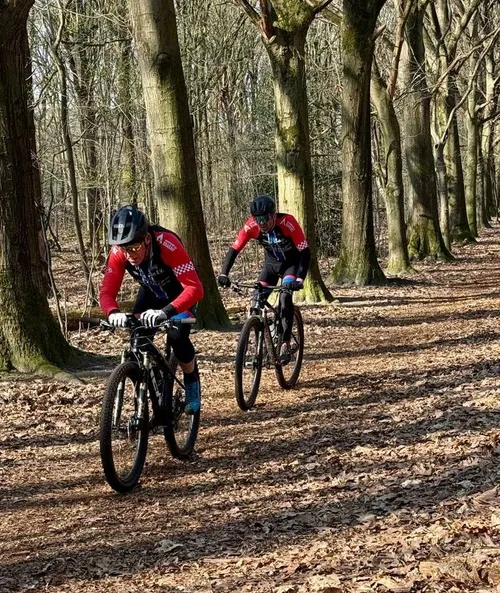 PHOTO-2026-03-22-10-09-53 achtervolgers.2