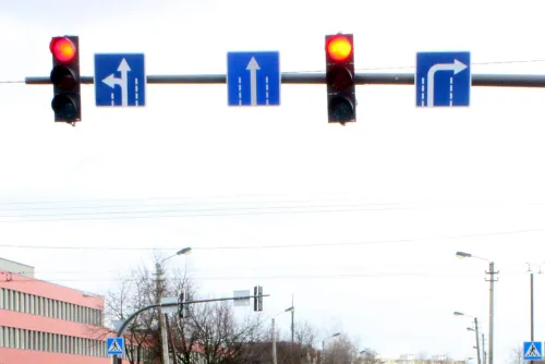 Rekonstravus šviesoforą, netrūksta pažeidėjų