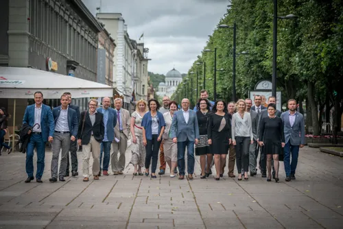 mero patarj komanda 18 scaled