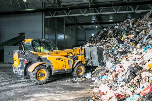 Šiukšlių ir atliekų tvarkymo ir rūšiavimo gamykla