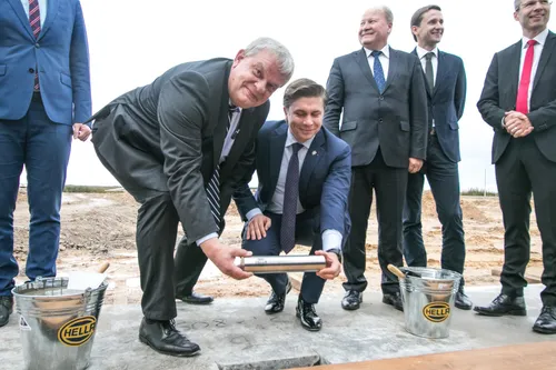 "Hella" gamyklos statybos