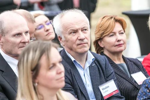 Kauno rajone pradėjo statyti „Hollister“ gamyklą