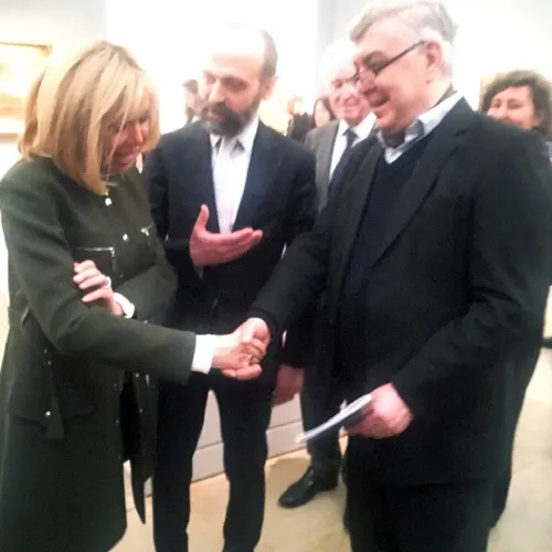 Parodos atidarymas. Kairėje - Brigitte Macron, viduryje - R. Rapetti, dešinėje - O. Daugelis.