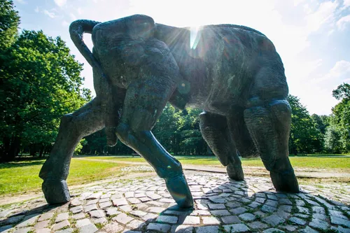 D. O. Matulaitės skulptūra "Stumbras" Ąžuolyne