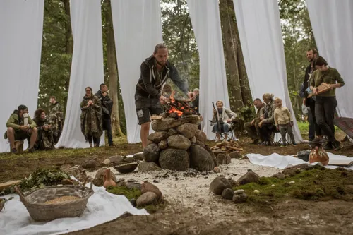 „Mėnuo Juodaragis“ Molavėnų piliakalniuose